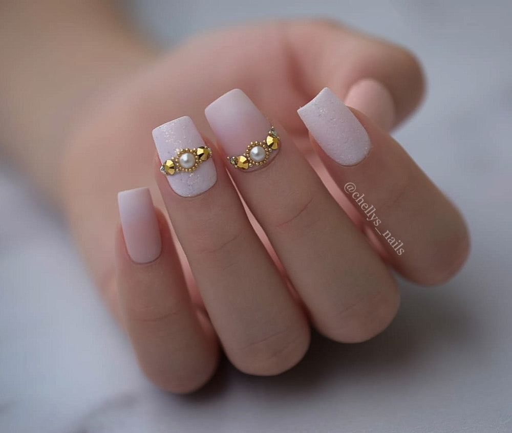 When to Get Your Nails Done Before a Wedding: The Perfect Timing for Everyone