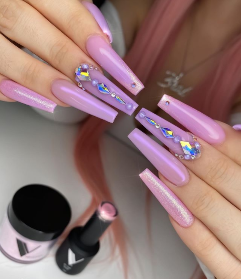 Let Your Fingers Sparkle With The Best Holiday Nails of 2020