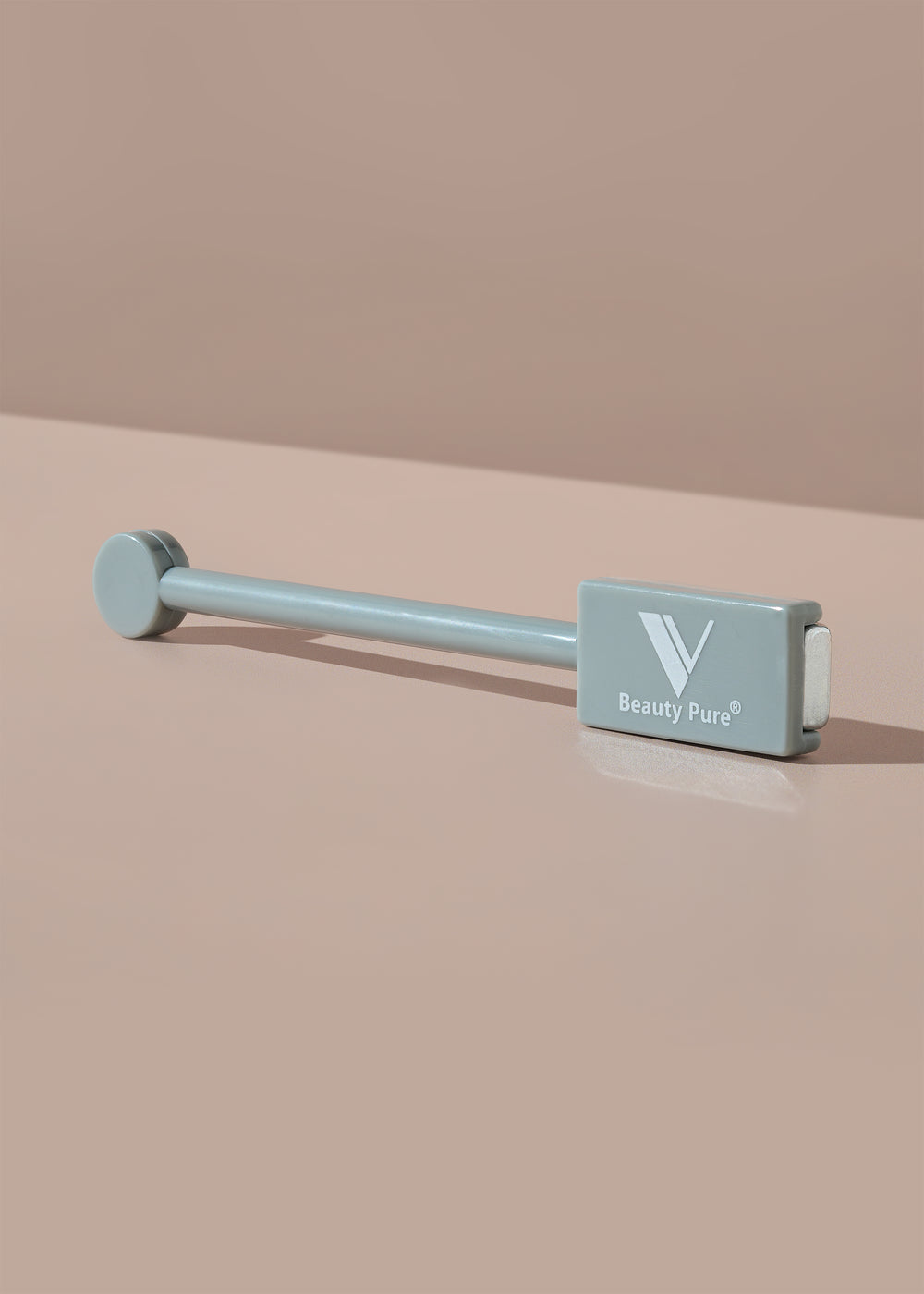 V Magnet